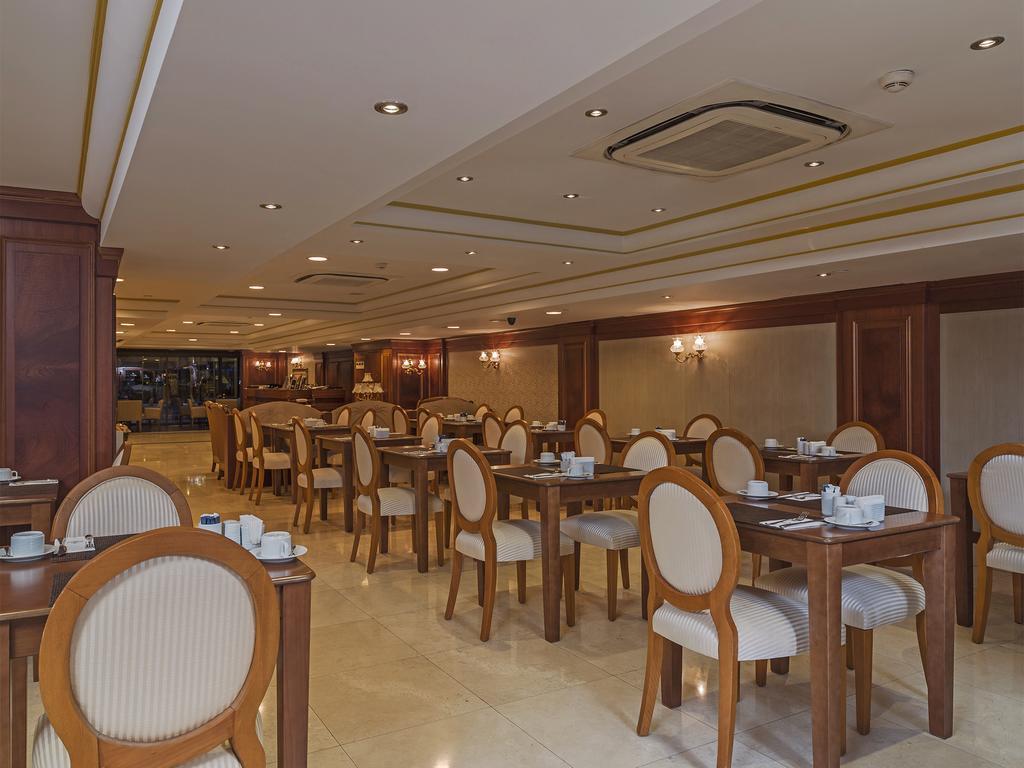 Nova Plaza Park מלון 4*