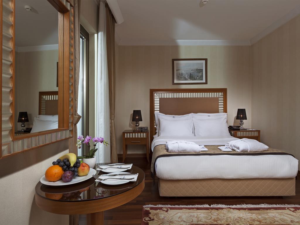 מלון Nova Plaza Park 4*